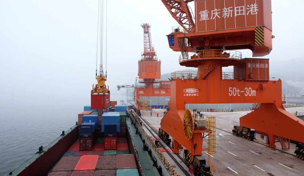 2020年12月3日
,,,,,,万州新田港一期作业区正式开港运营 2020年12月3日
,,,,,,万州新田港一期作业区正式开港运营